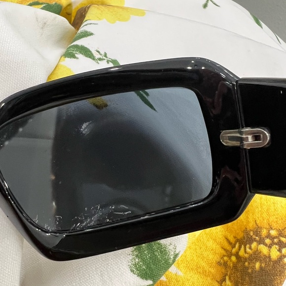 Chanel Sunglasses - Picture 9 of 9